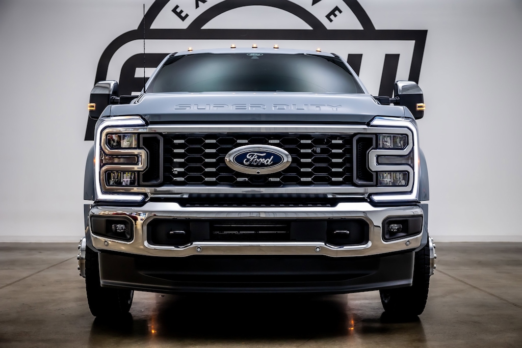 Used 2025 Ford F-450 King Ranch 4WD Crew Cab 8 Box Truck Crew Cab