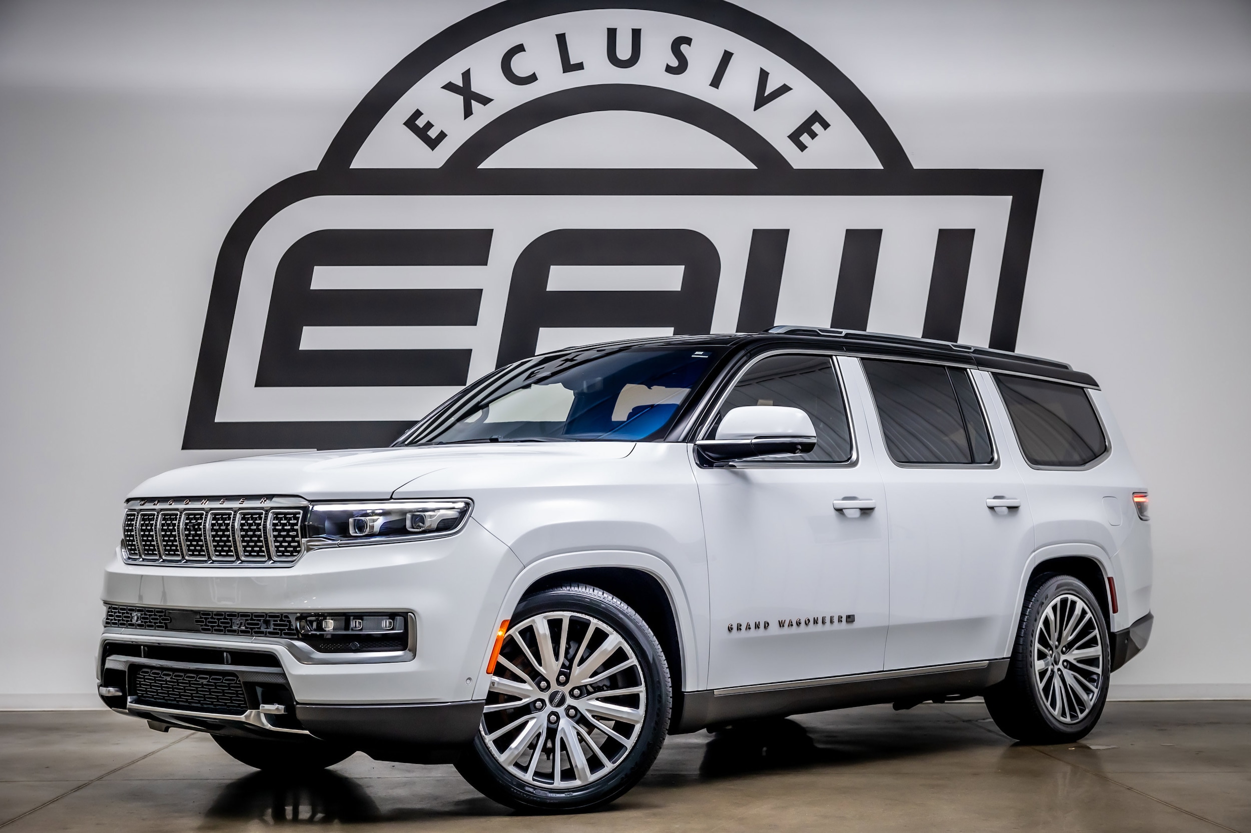 2022 Jeep Grand Wagoneer Series III's photo