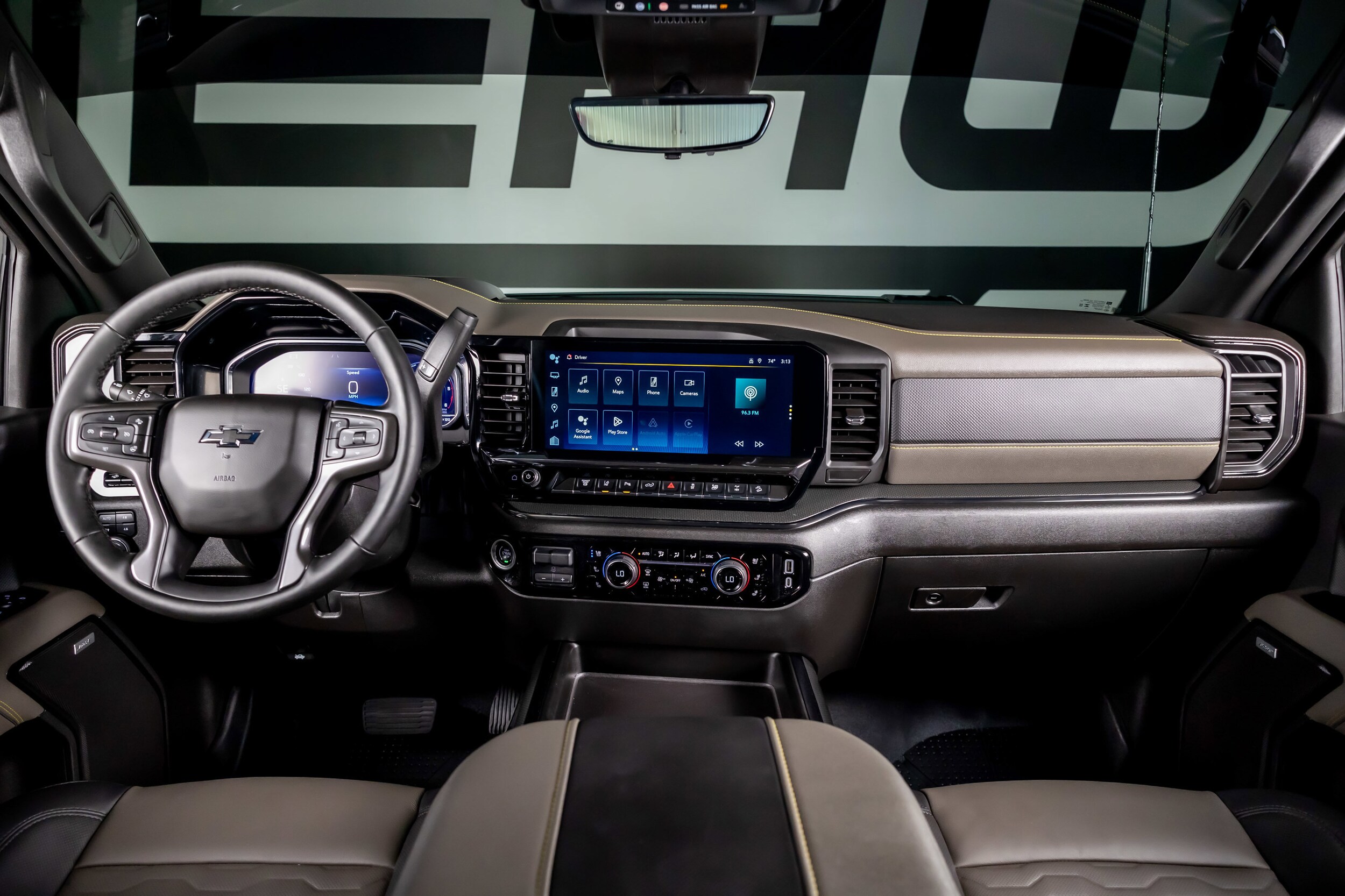 2024 Chevrolet Silverado 2500HD ZR2 photo 2