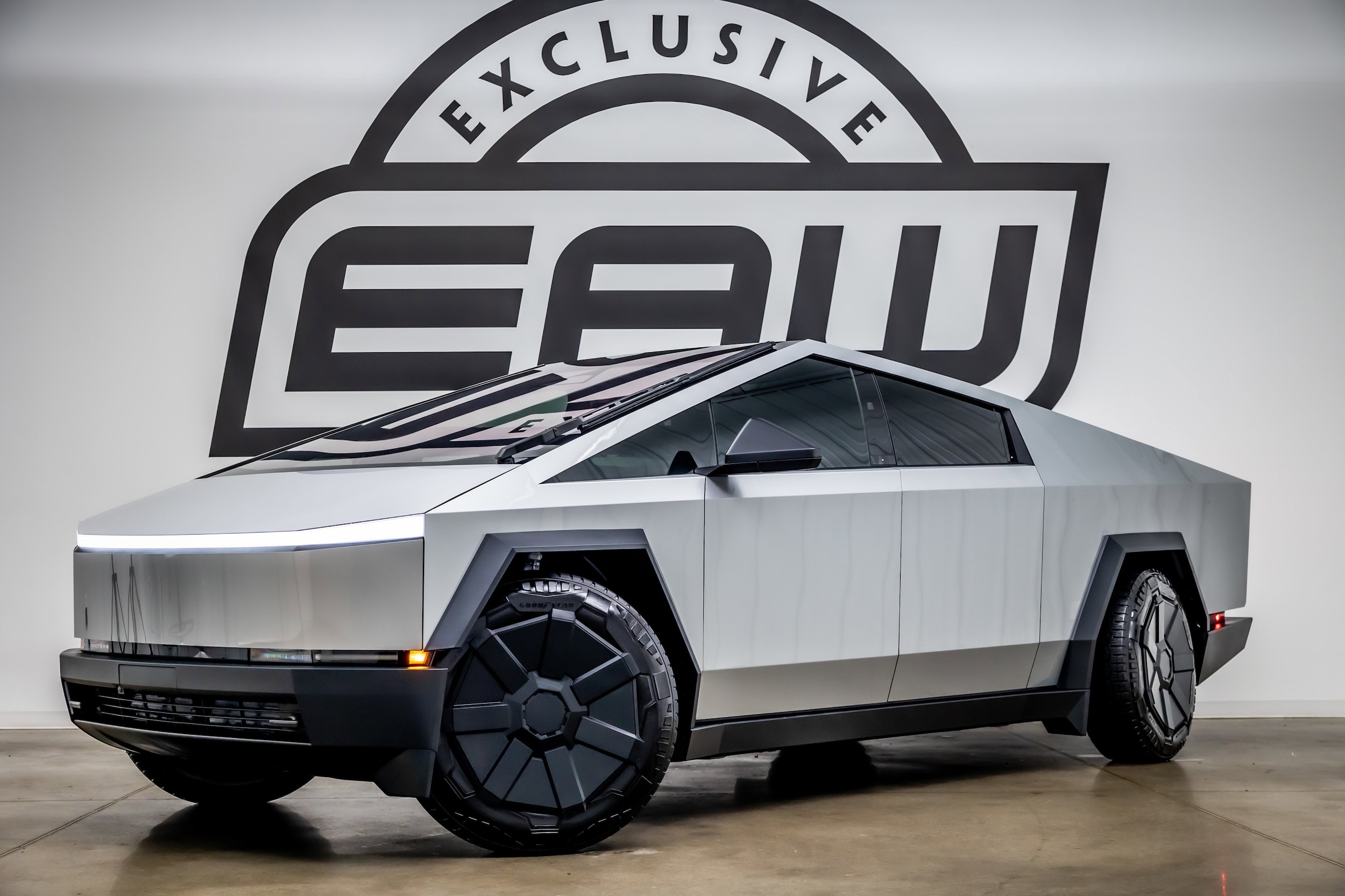 2024 Tesla Cybertruck All-Wheel Drive's photo