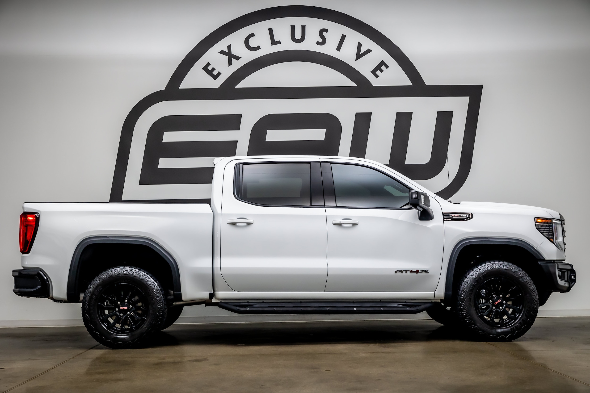 2023 GMC Sierra 1500 AT4X - Photo 9