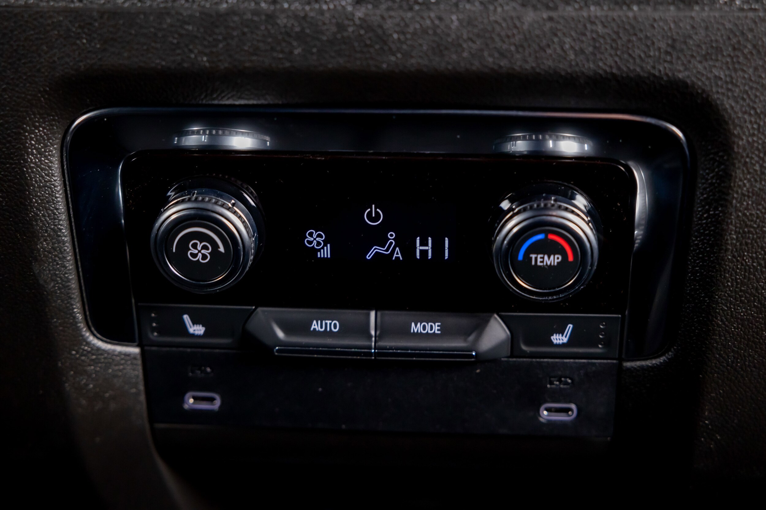2026 GMC Yukon XL Denali - Photo 55