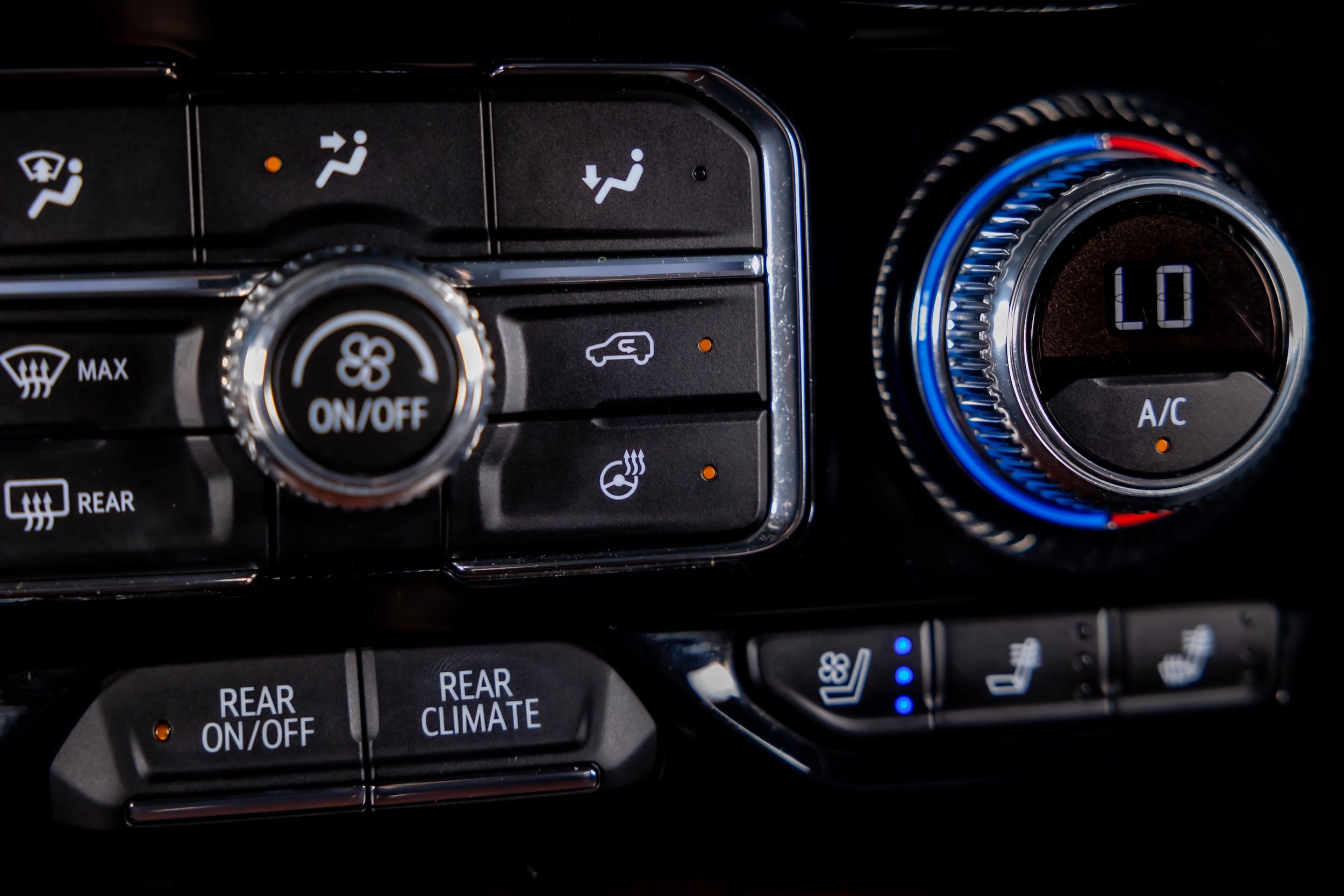 2024 GMC Yukon Denali Ultimate - Photo 72
