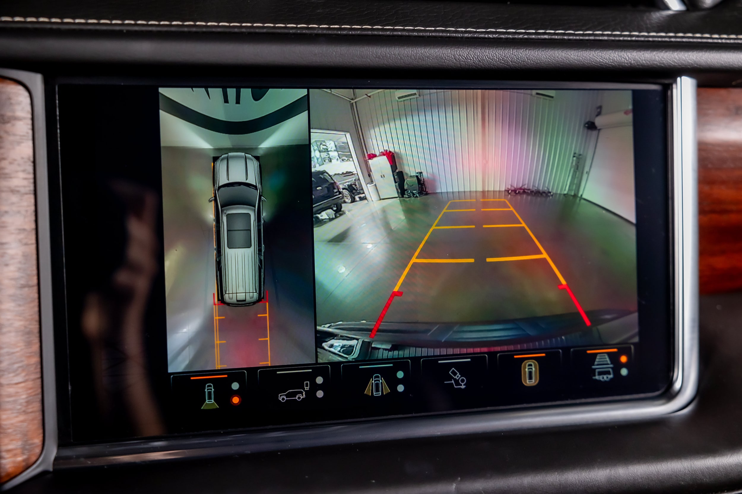 2024 GMC Yukon Denali Ultimate - Photo 12