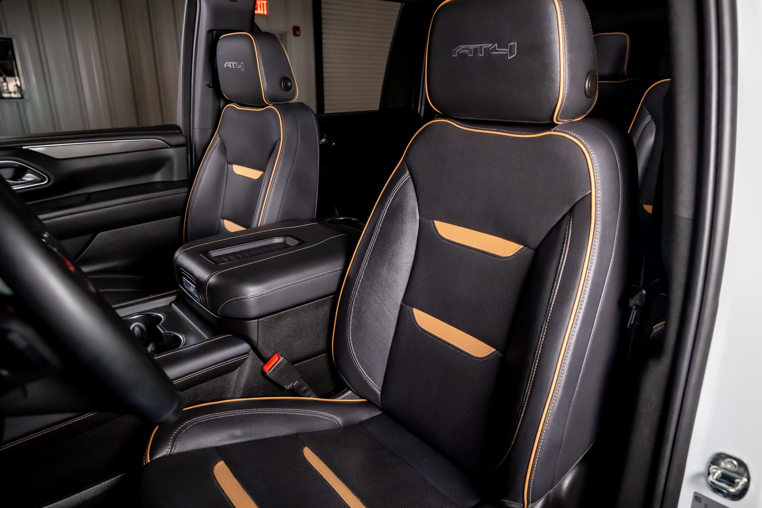 2023 GMC Yukon XL AT4 - Photo 5