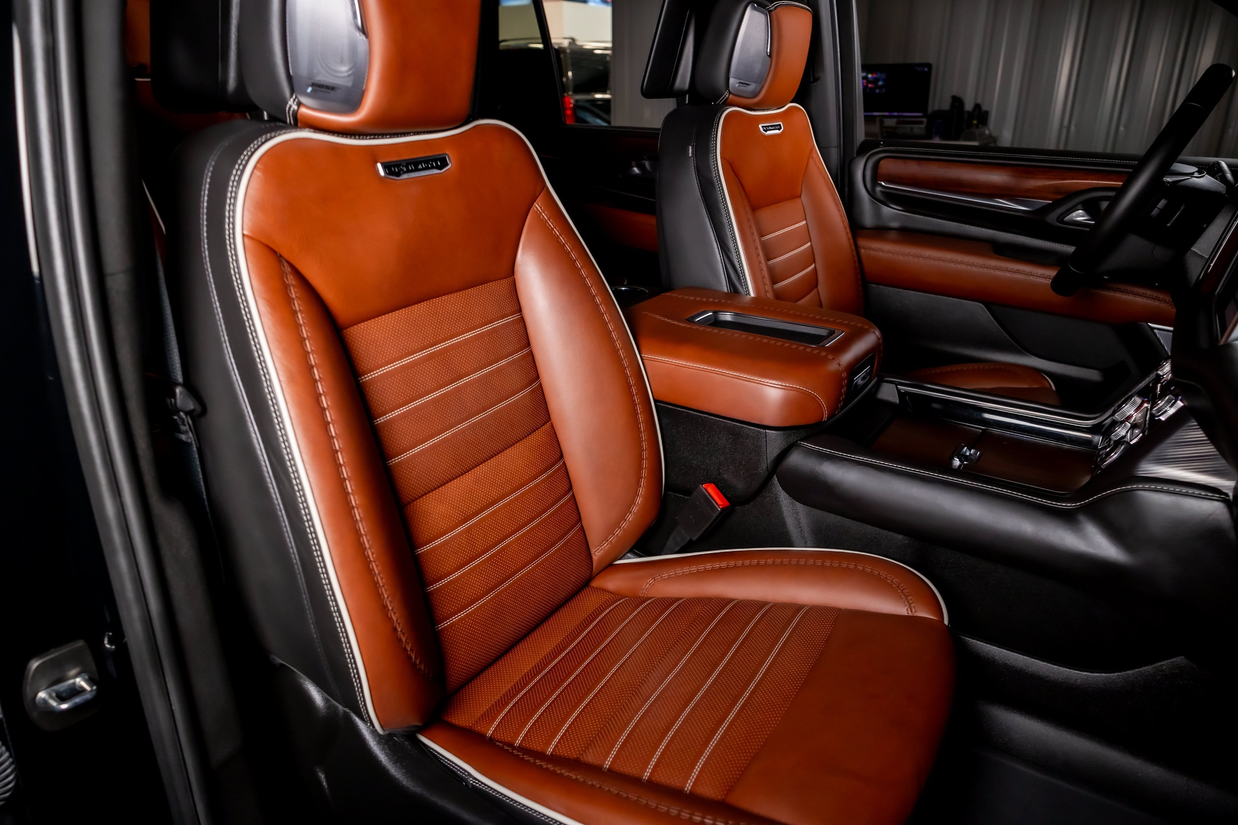 2024 GMC Yukon Denali Ultimate - Photo 22