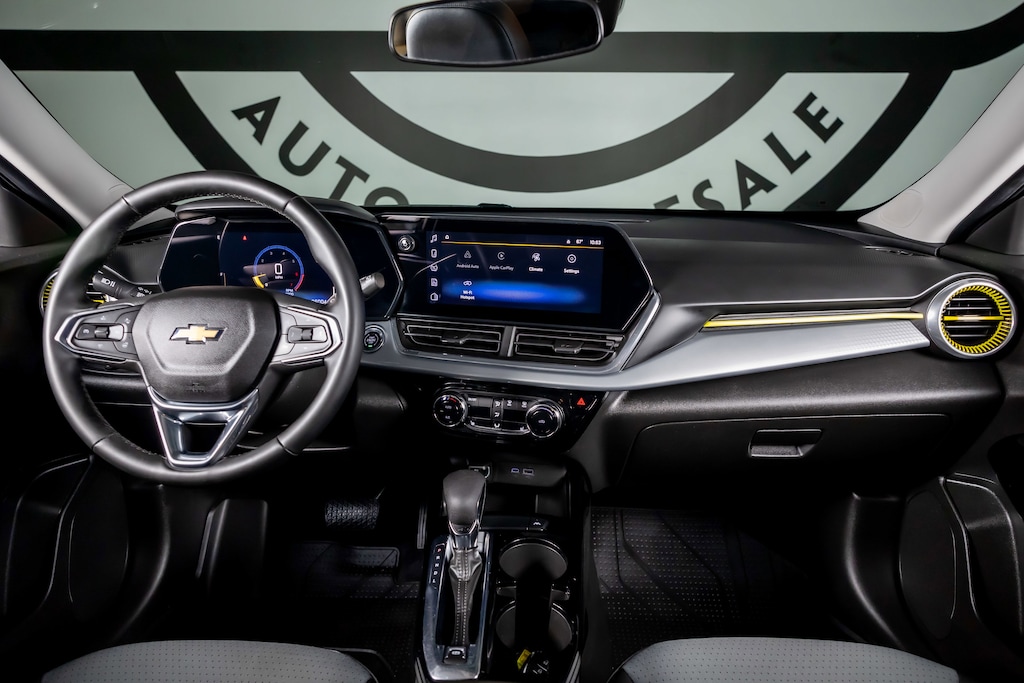 Used 2024 Chevrolet Trax LT SUV