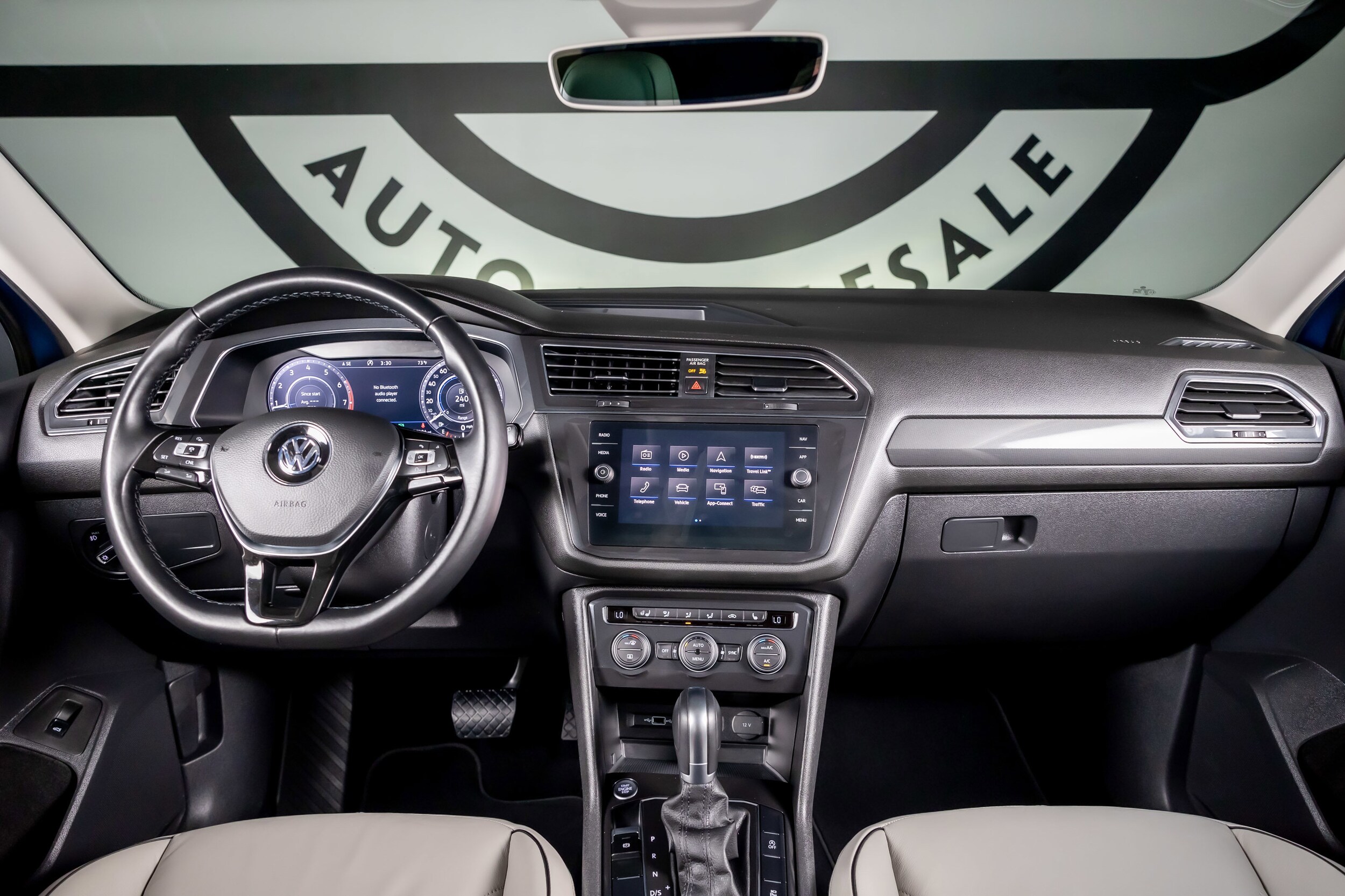 2018 Volkswagen Tiguan SE Premium photo 2