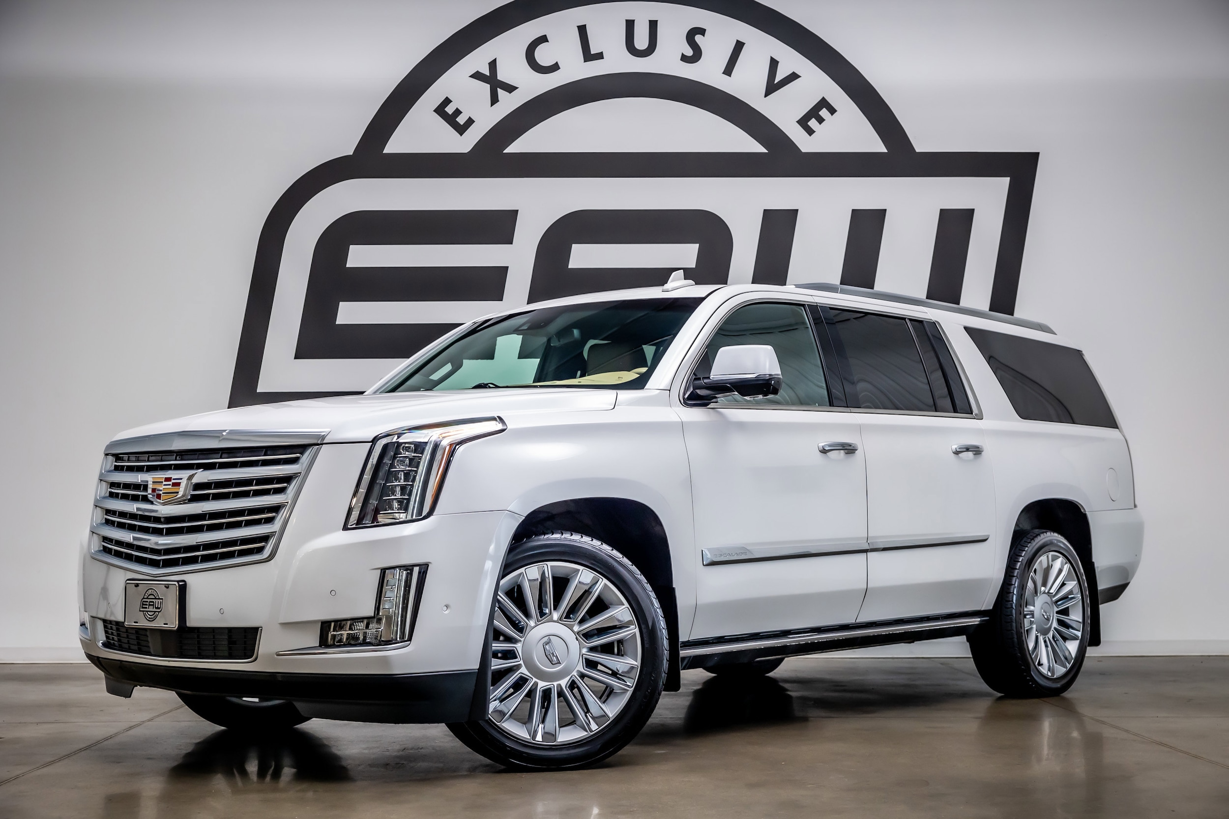 2019 Cadillac Escalade ESV 2WD Platinum's photo