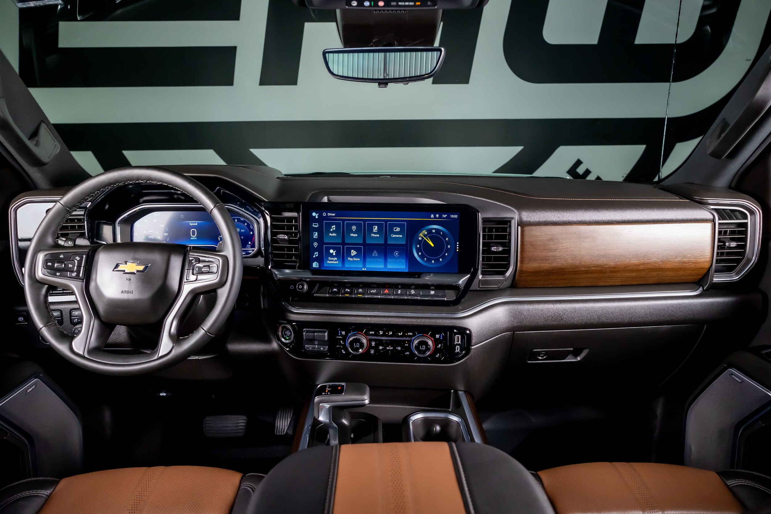 2024 Chevrolet Silverado 1500 High Country photo 2