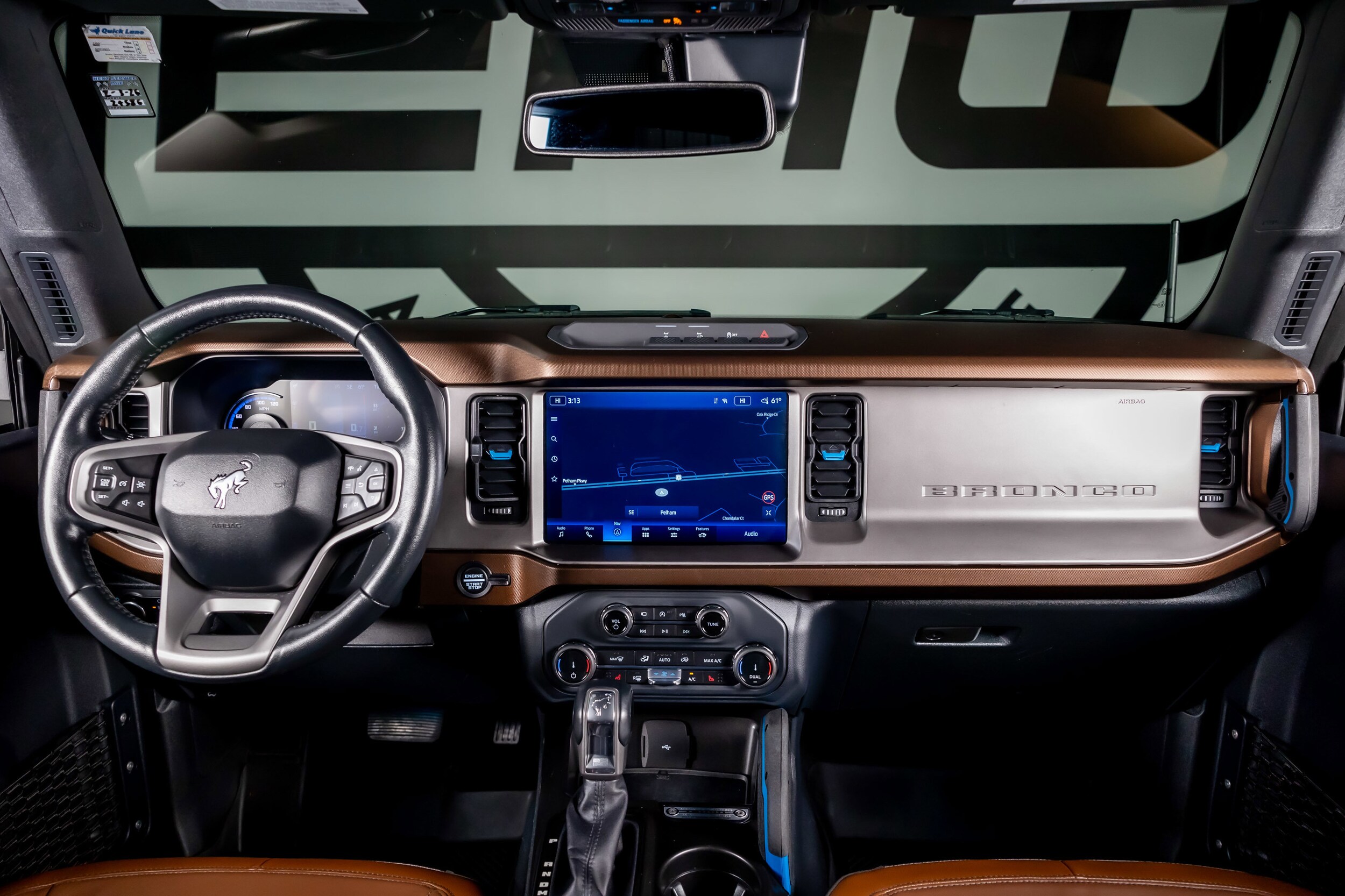 2022 Ford Bronco Outer Banks photo 2