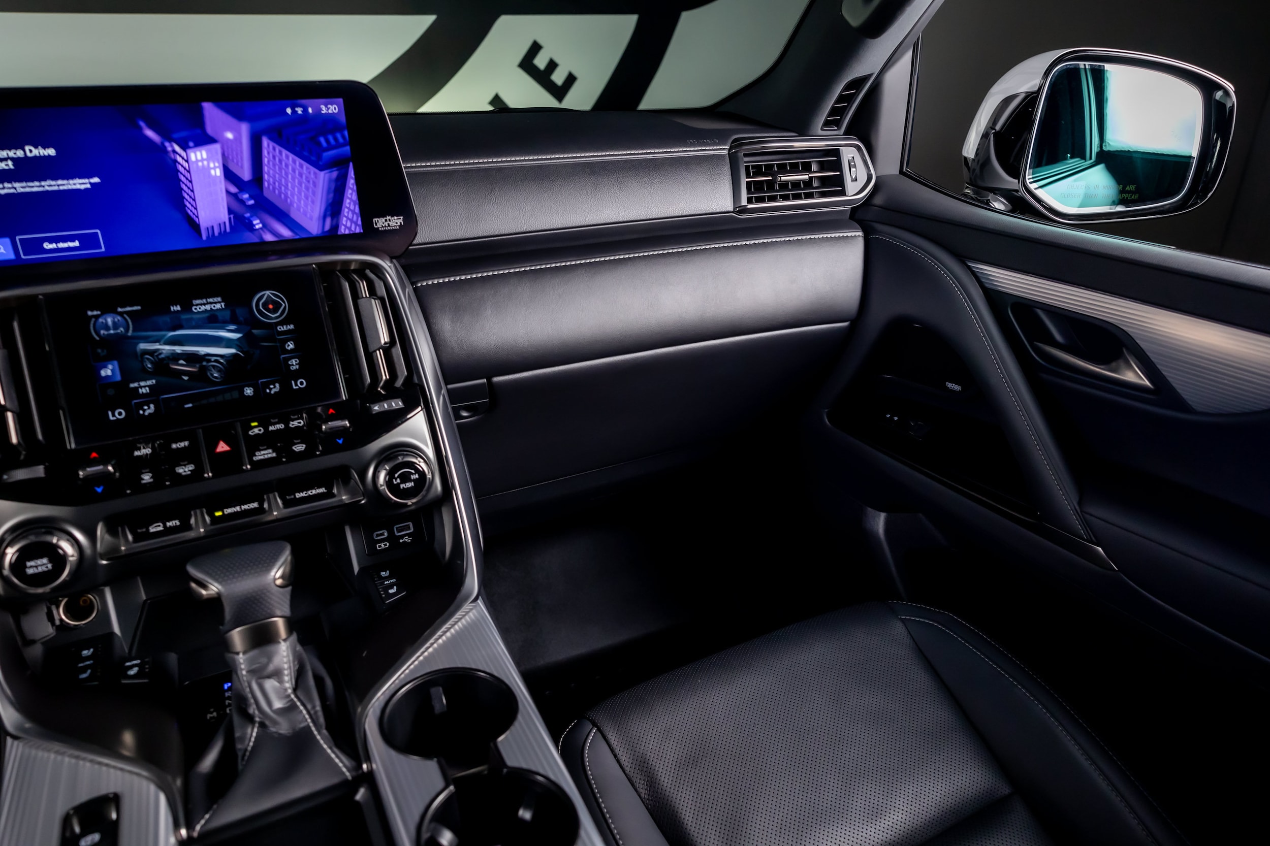 2024 Lexus LX 8