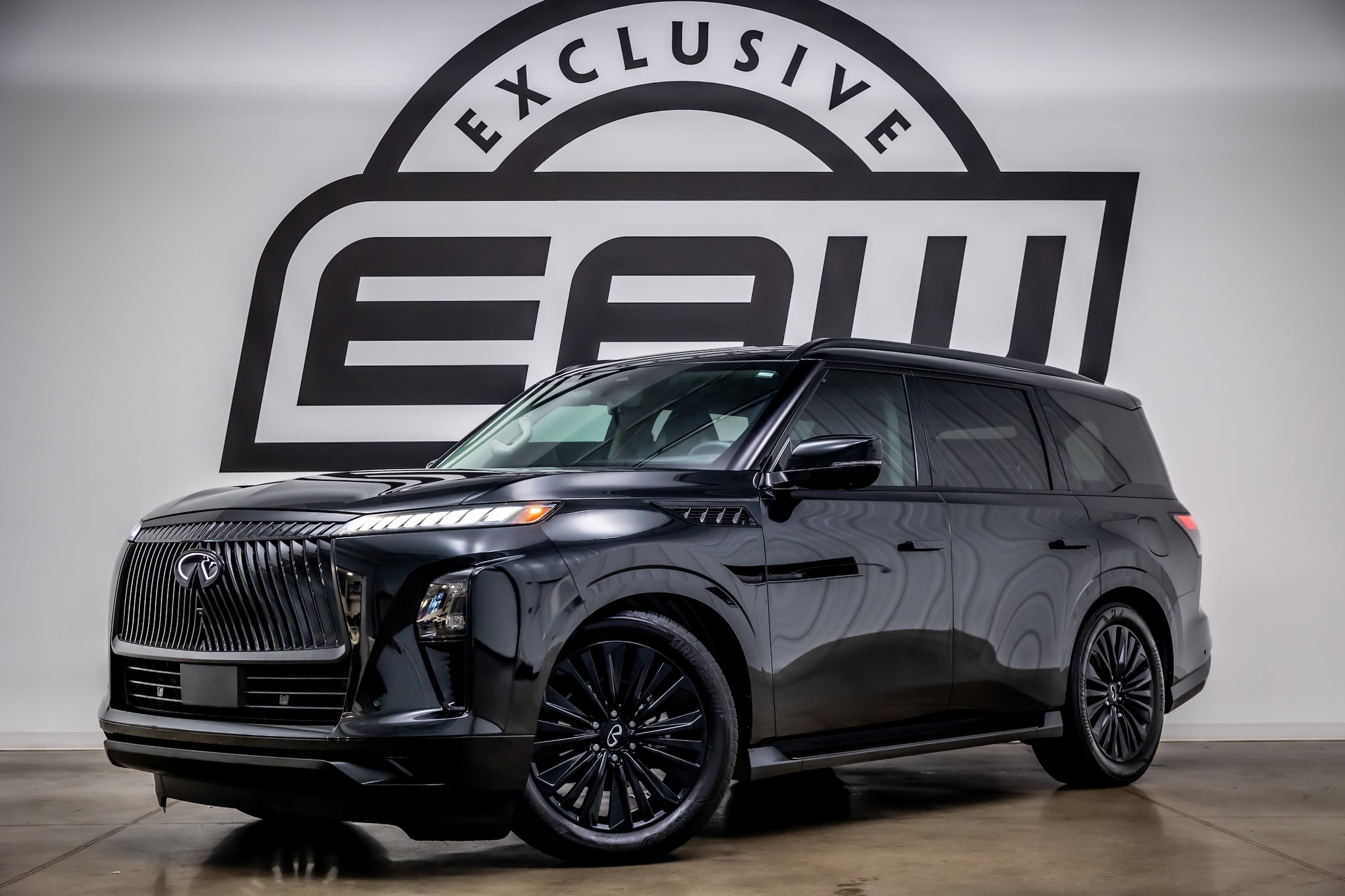 2025 INFINITI QX80 Sensory 4WD's photo