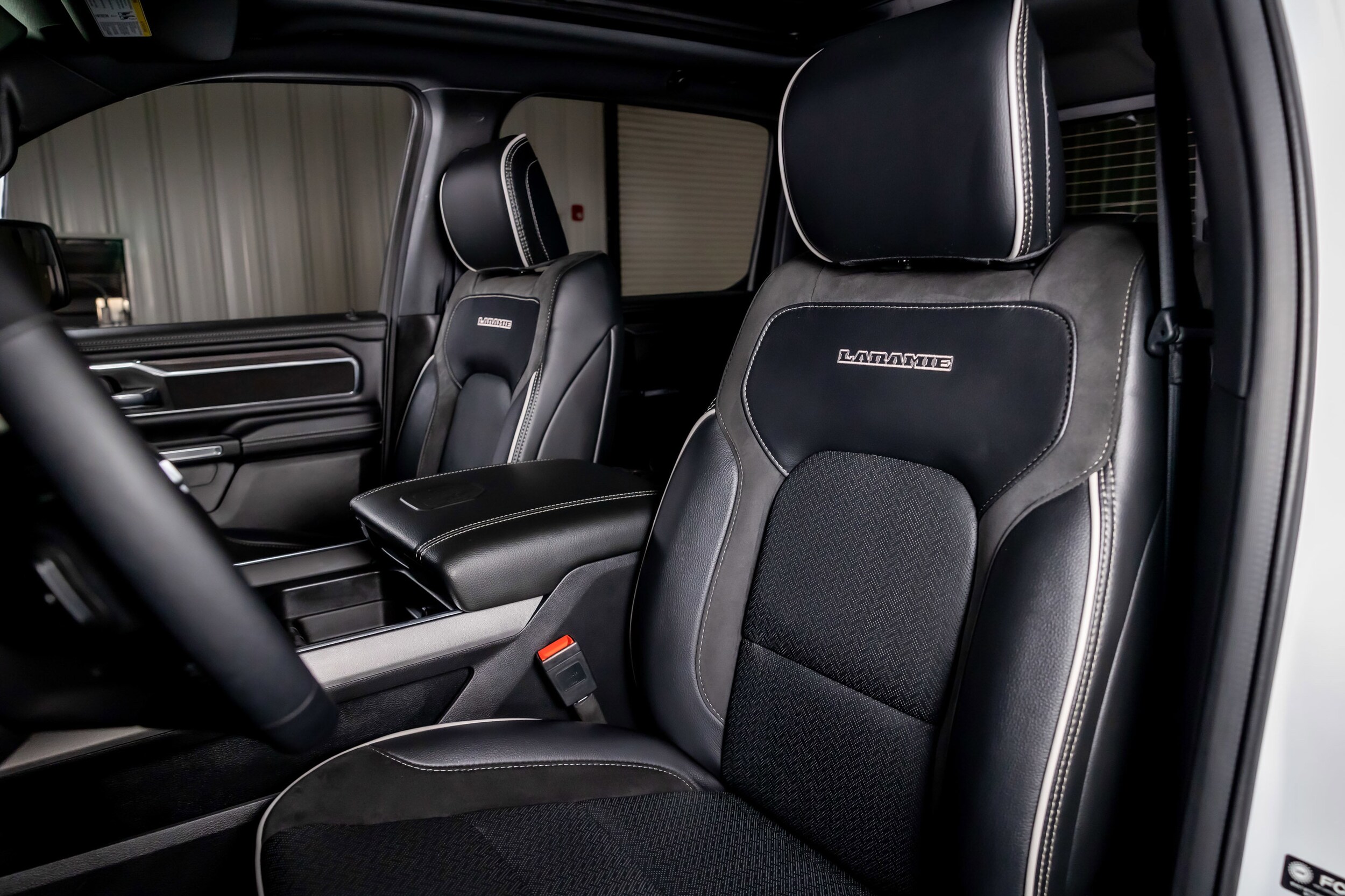 2025 Ram 1500 Laramie photo 4