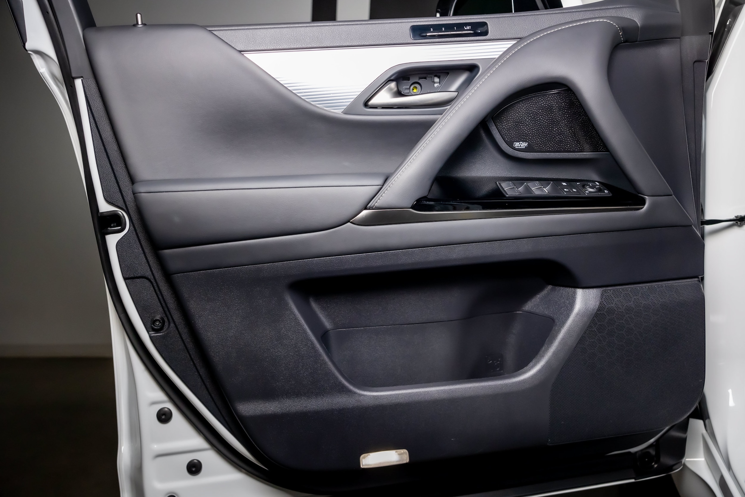 2024 Lexus LX 60