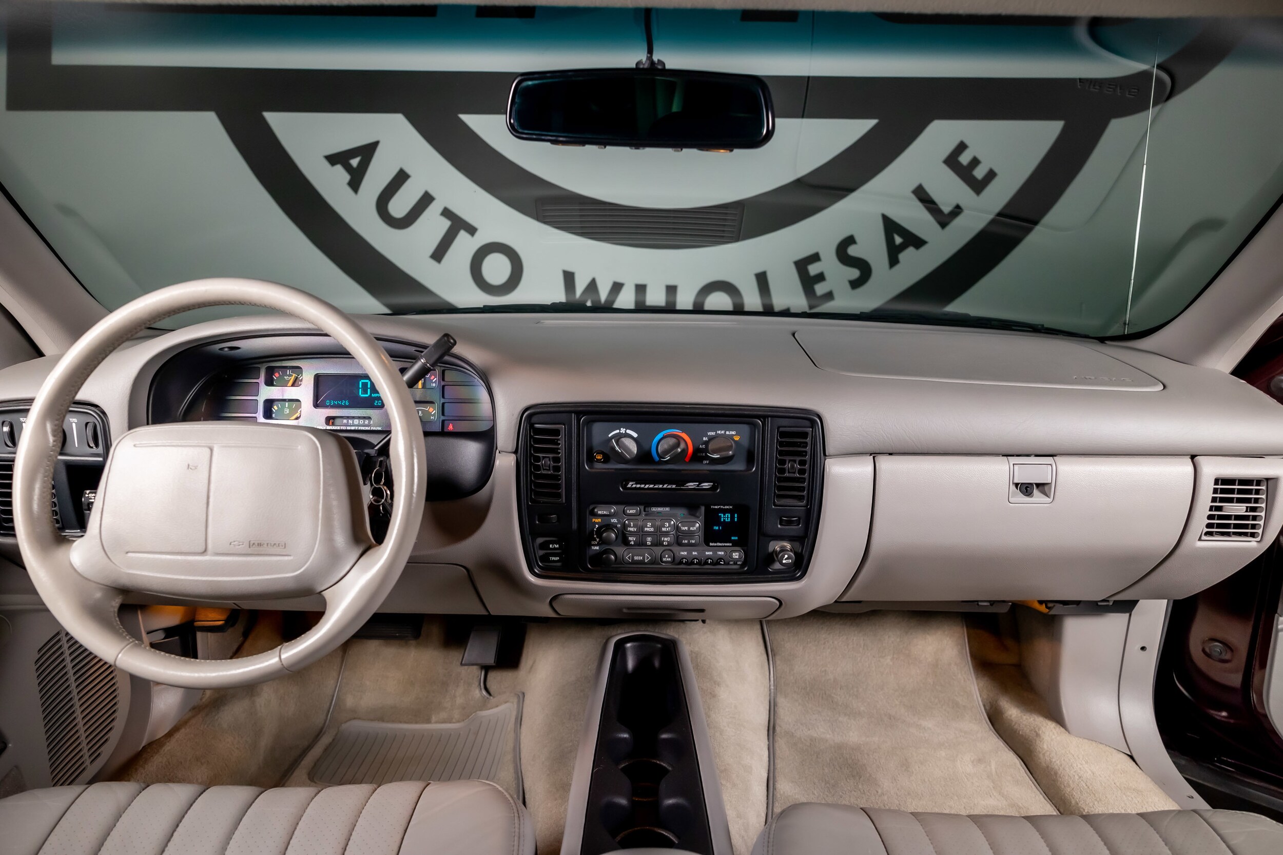 1995 Chevrolet Impala SS photo 2