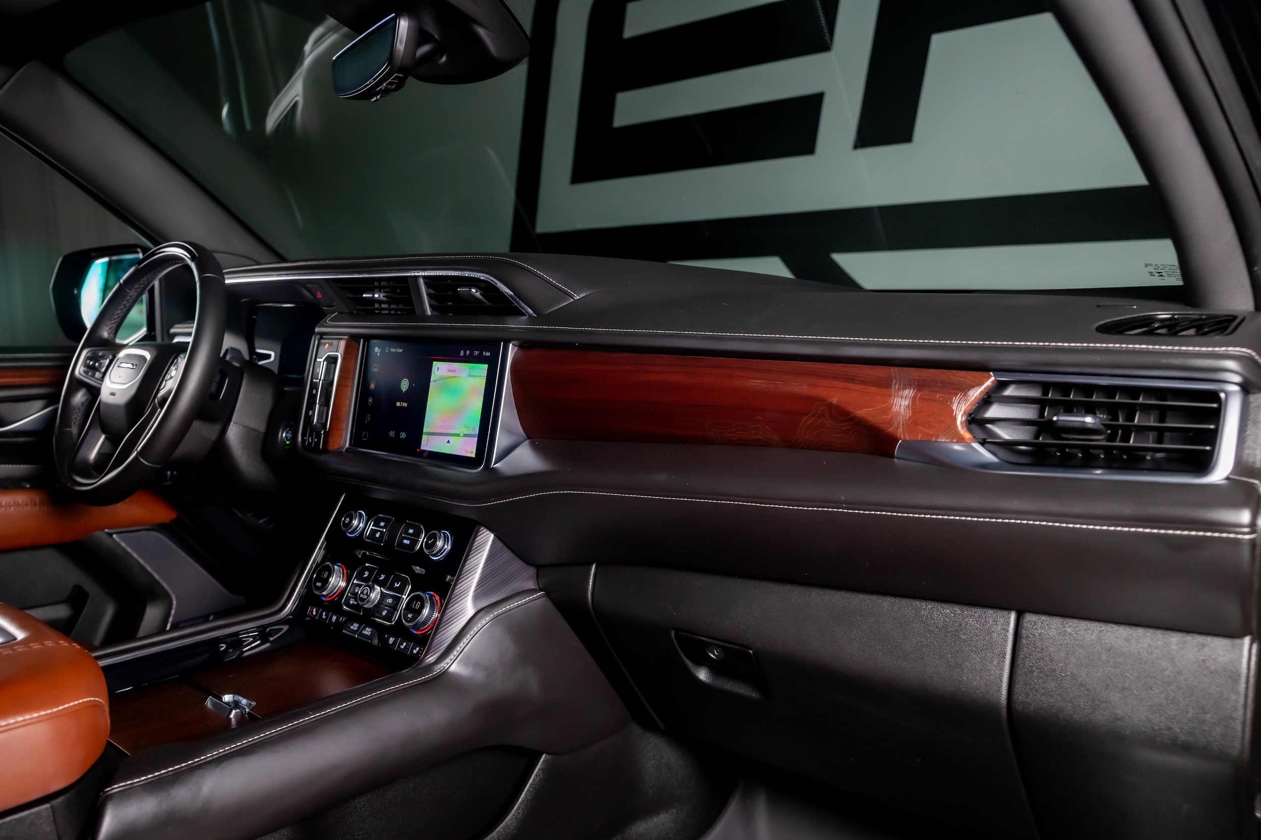 2024 GMC Yukon Denali Ultimate - Photo 24