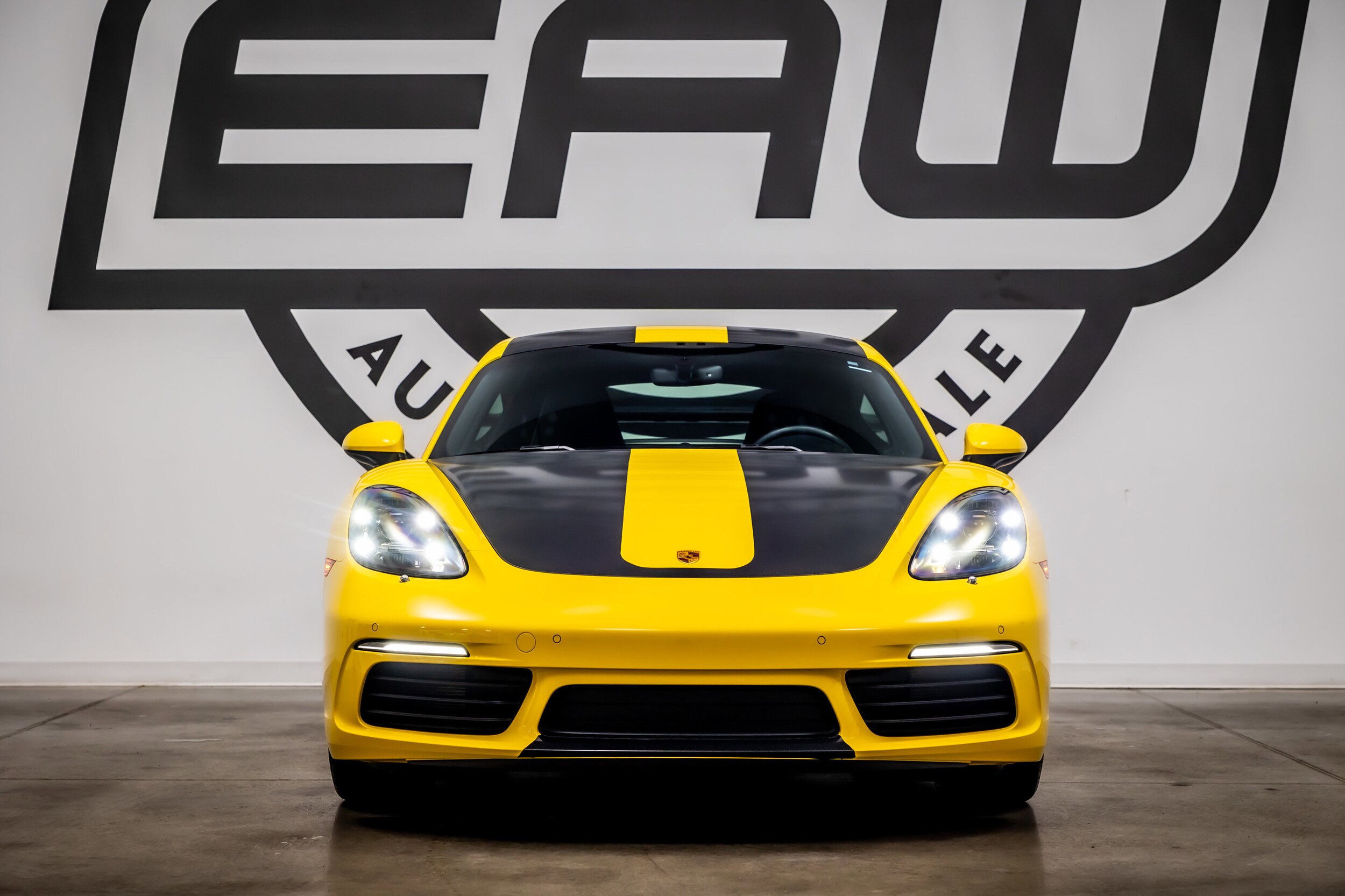 2024 Porsche Cayman photo 3