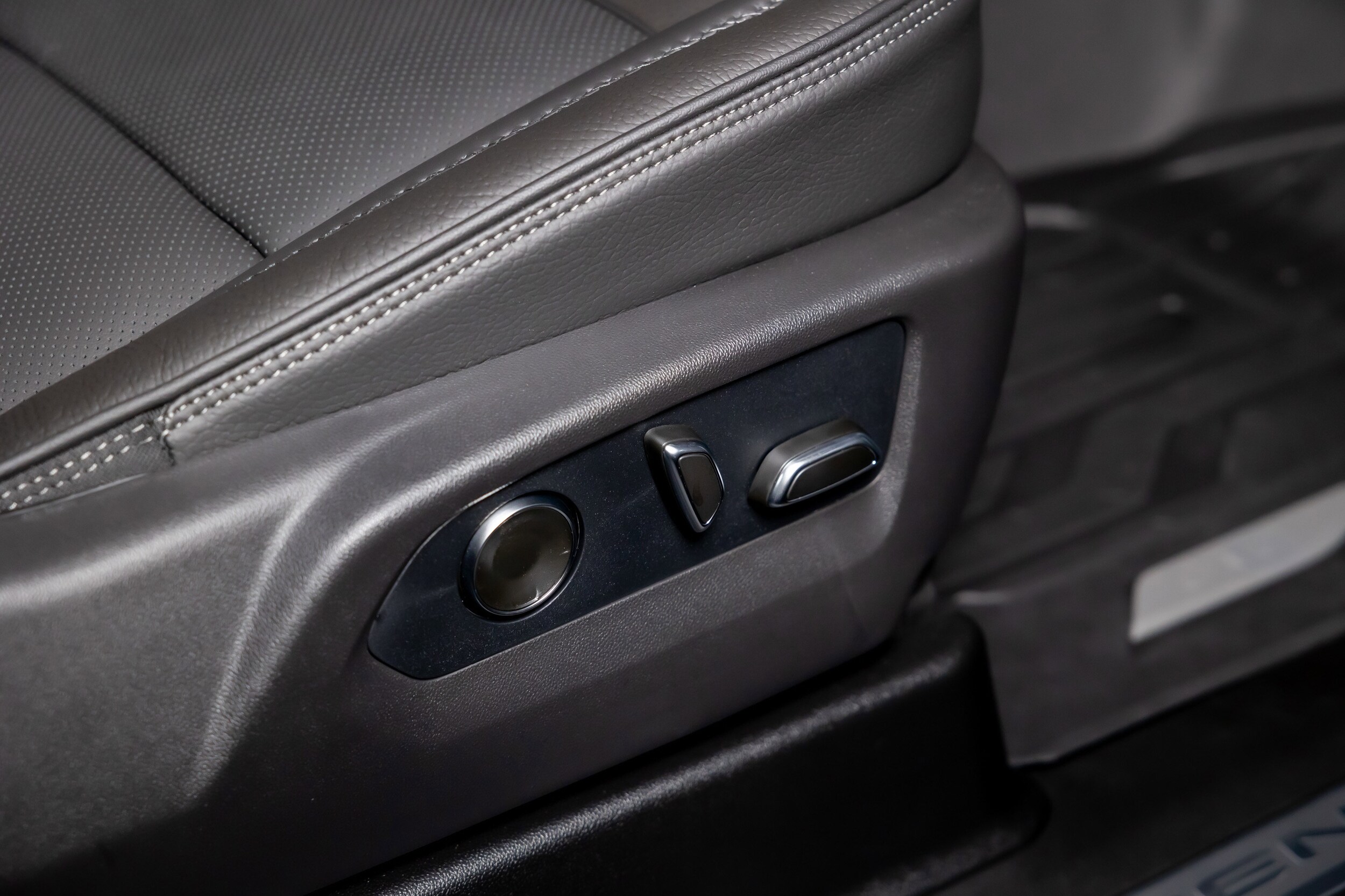 2026 GMC Yukon XL Denali - Photo 45
