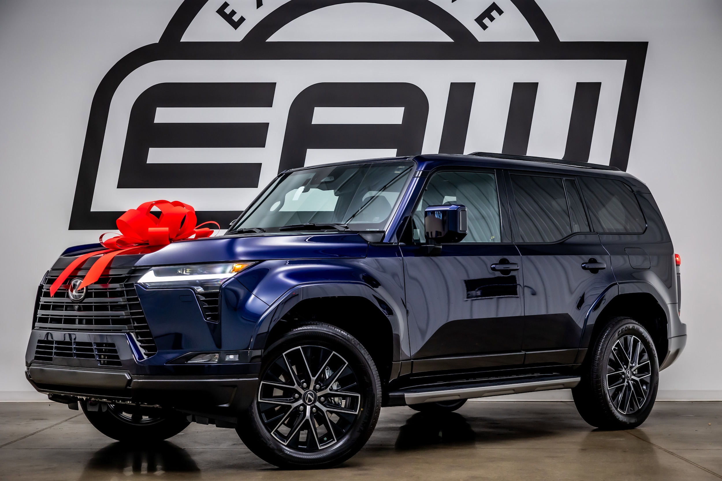 2025 Lexus GX Premium's photo