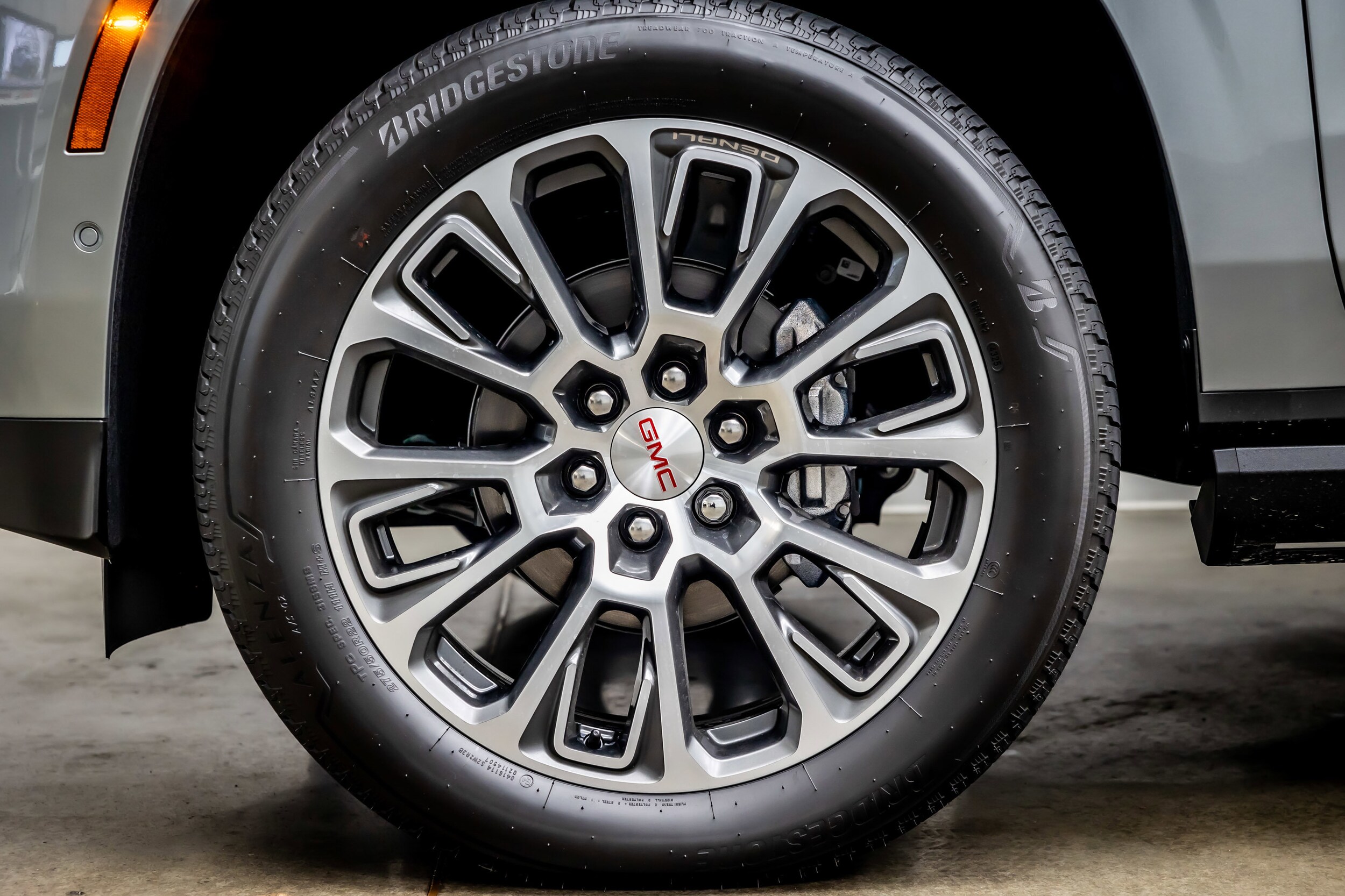 2026 GMC Yukon XL Denali - Photo 35