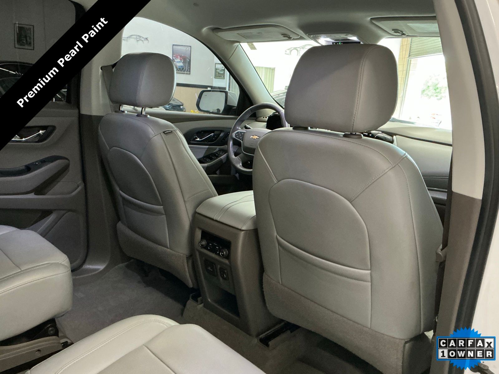 2021 Chevrolet Traverse Premier - Photo 13