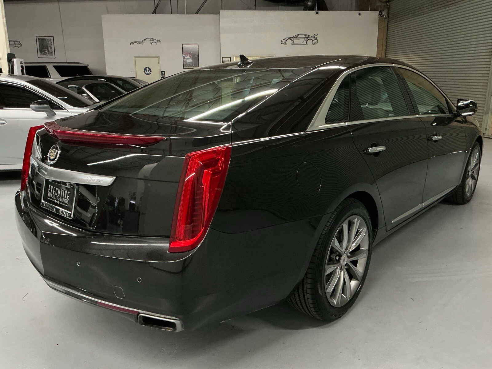 2013 Cadillac XTS Luxury photo 3
