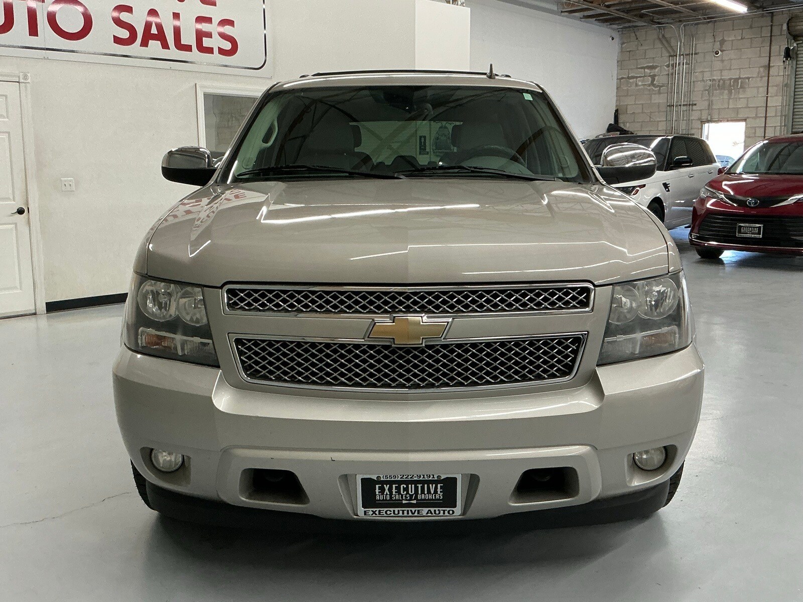 2009 Chevrolet Tahoe LTZ photo 2
