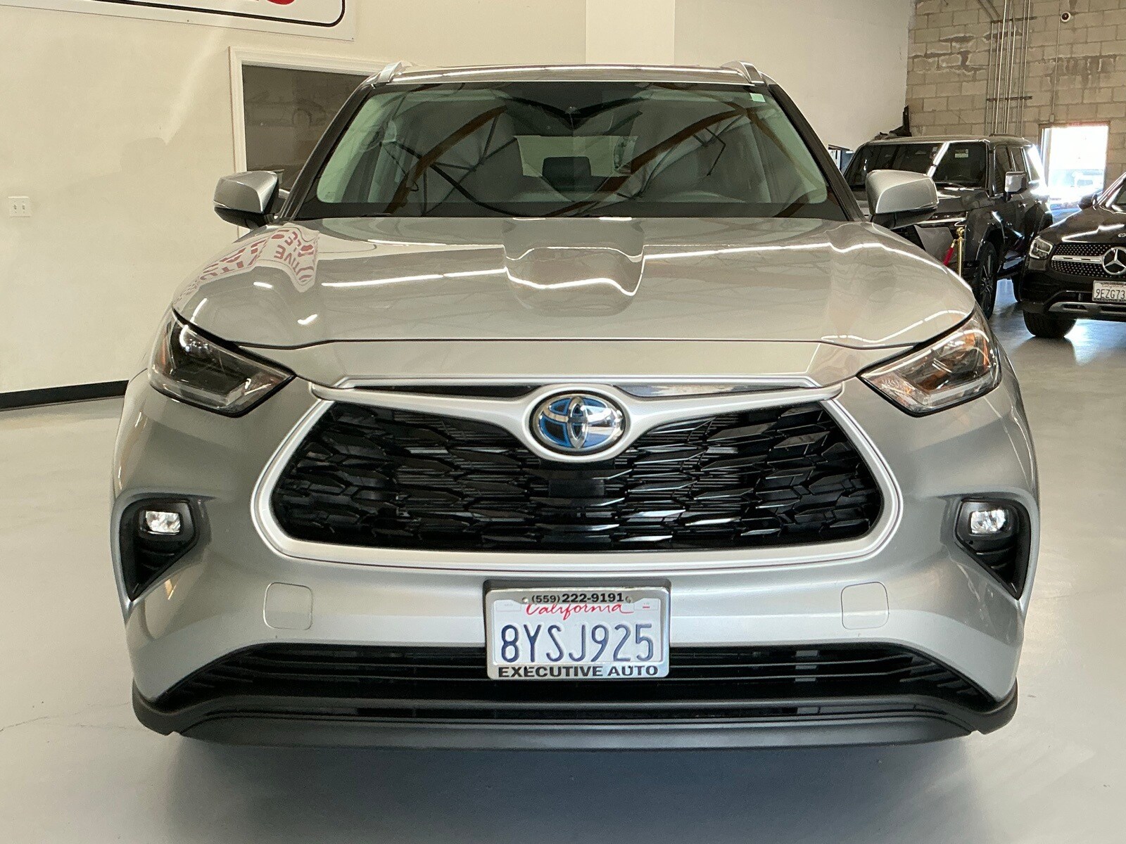 2021 Toyota Highlander Hybrid XLE photo 2
