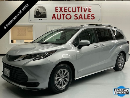 2021 Toyota Sienna LE 8 Passenger Van
