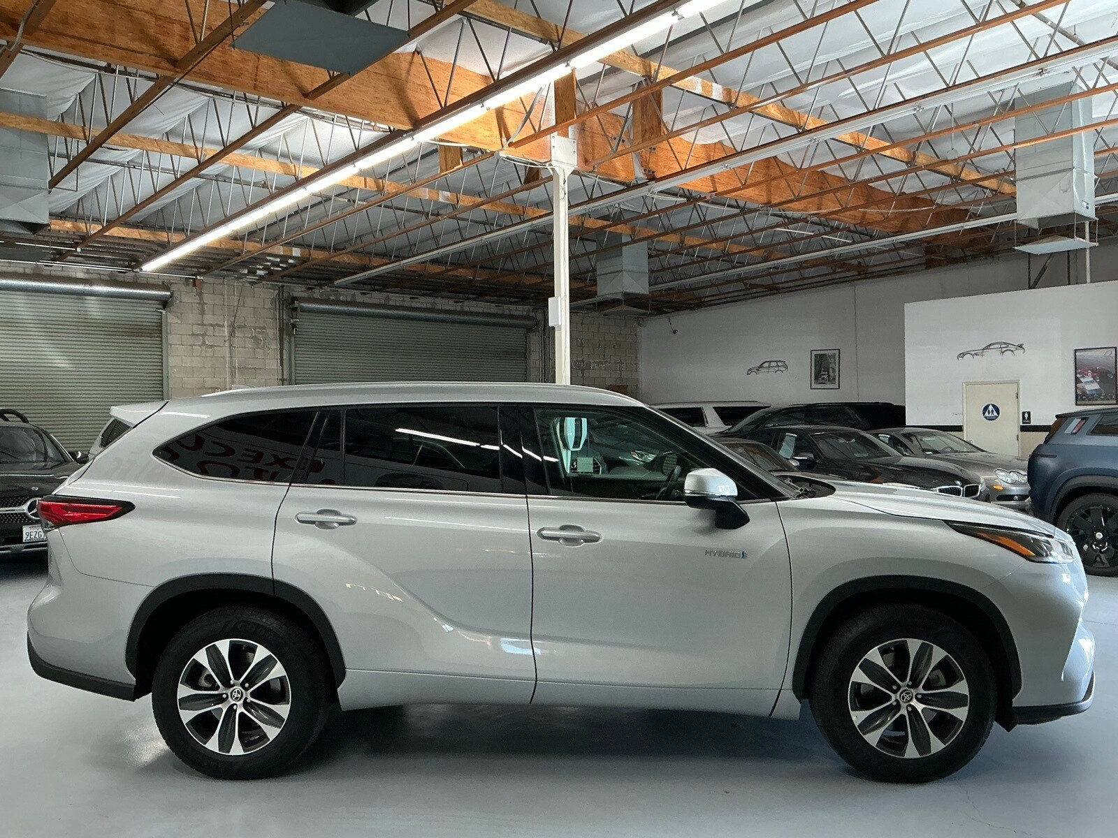 2021 Toyota Highlander Hybrid XLE photo 4