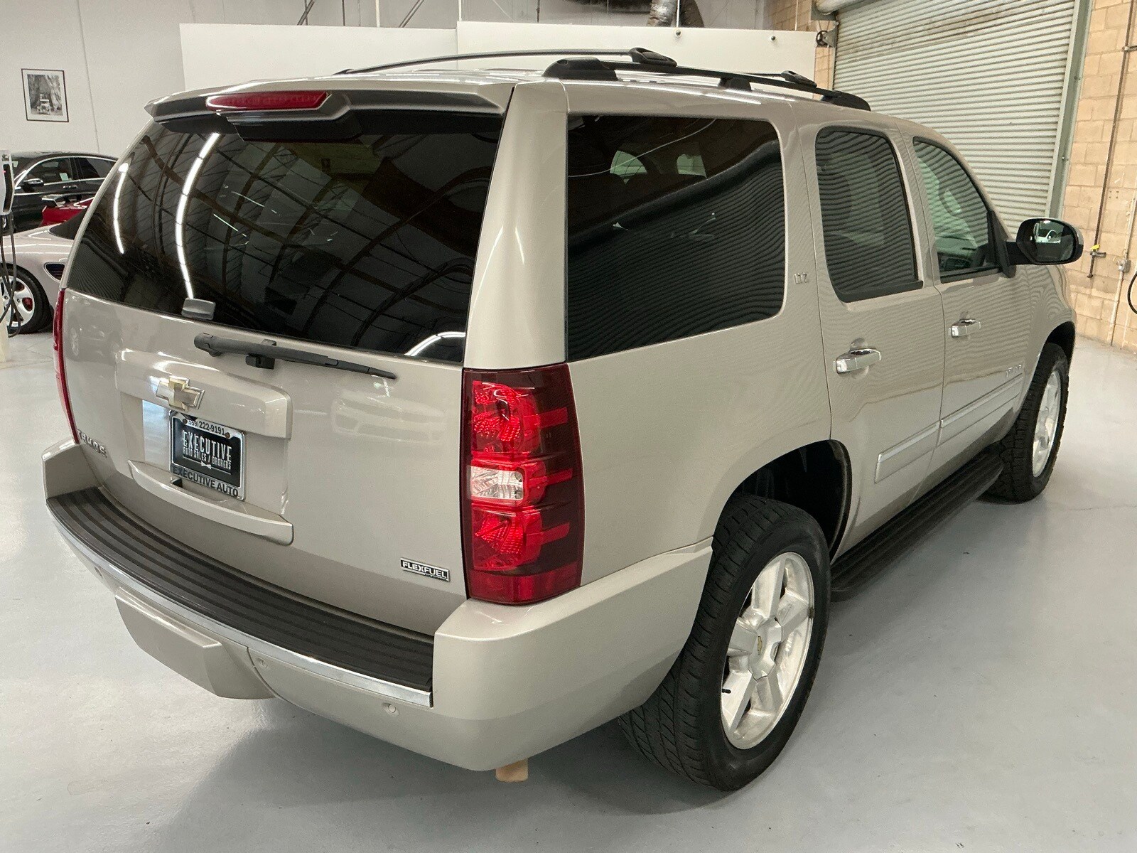 2009 Chevrolet Tahoe LTZ photo 3