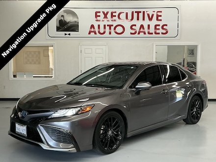 2022 Toyota Camry Hybrid XSE Sedan