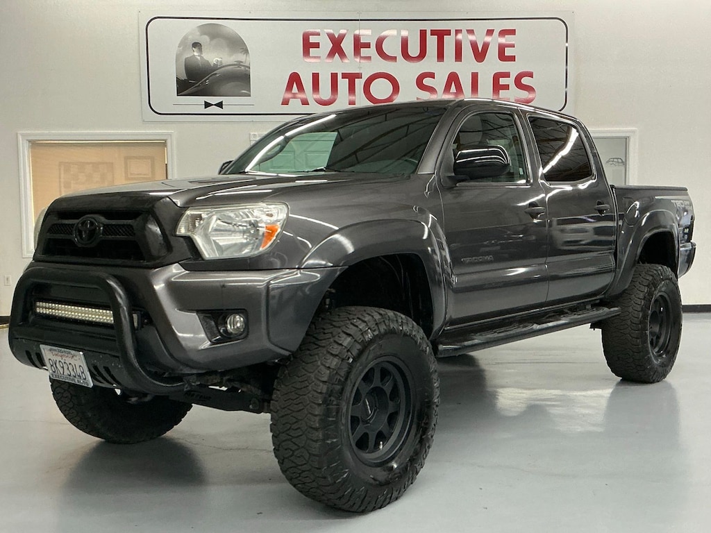 Used 2015 Toyota Tacoma PreRunner V6 Truck Double Cab