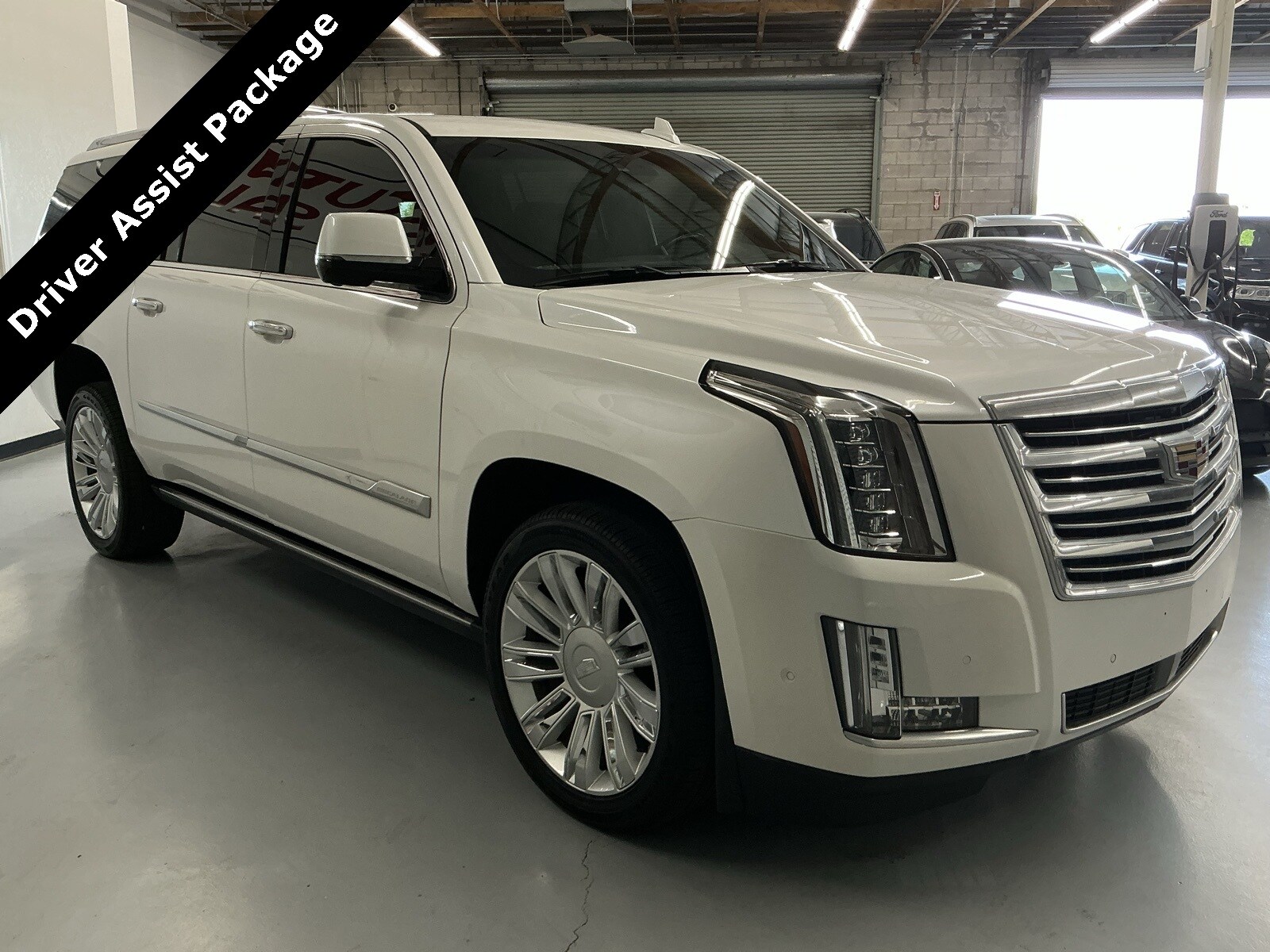 2019 Cadillac Escalade ESV Platinum photo 3
