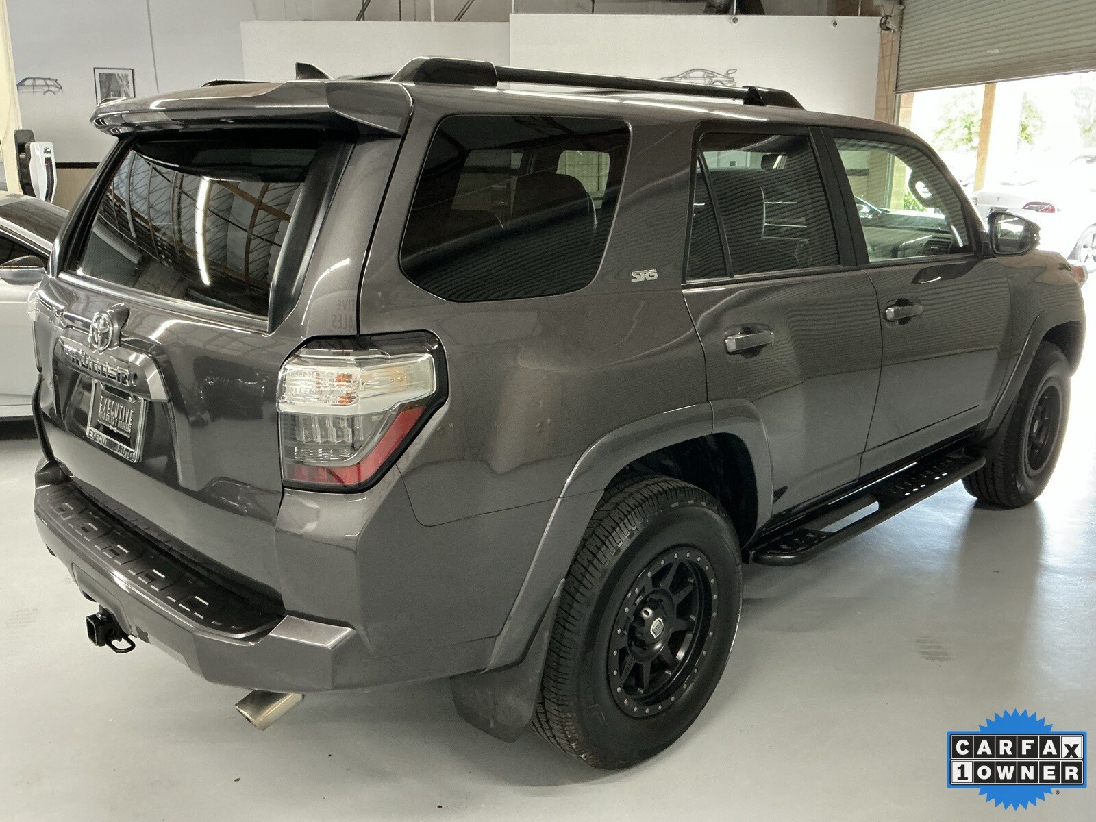 2018 Toyota 4Runner SR5 Premium photo 3