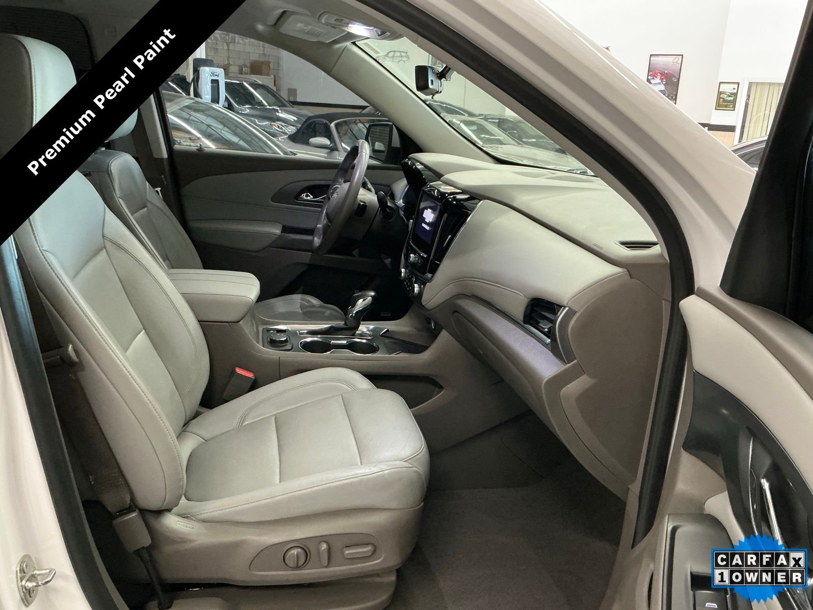 2021 Chevrolet Traverse Premier - Photo 12