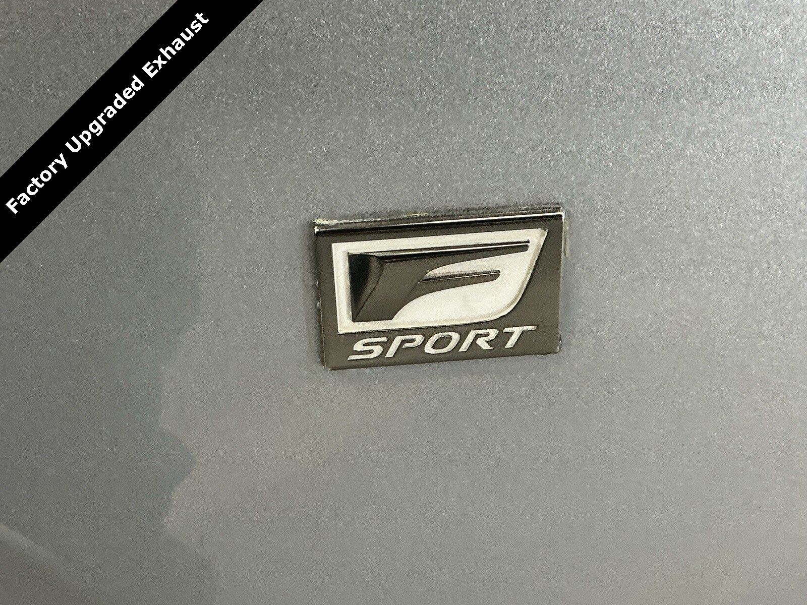 2022 Lexus IS 350 F SPORT photo 3