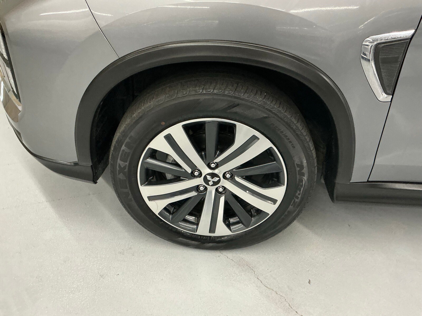 2021 Mitsubishi Outlander Sport SE photo 2
