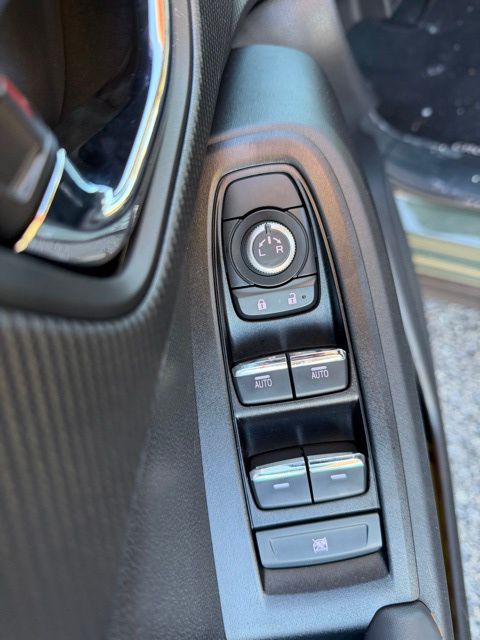 2025 Subaru Crosstrek Limited - Photo 18