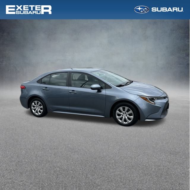 2021 Toyota Corolla LE photo 3