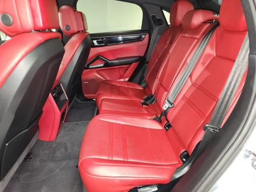 2020 Porsche Cayenne Coupe S - Photo 16