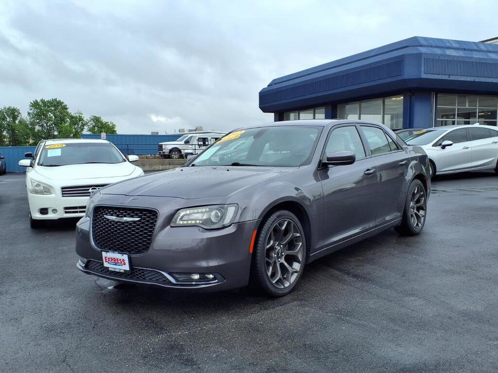 2017 Chrysler 300 S's photo