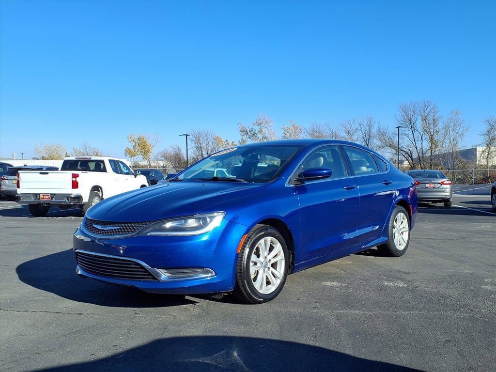 2016 Chrysler 200 Limited's photo
