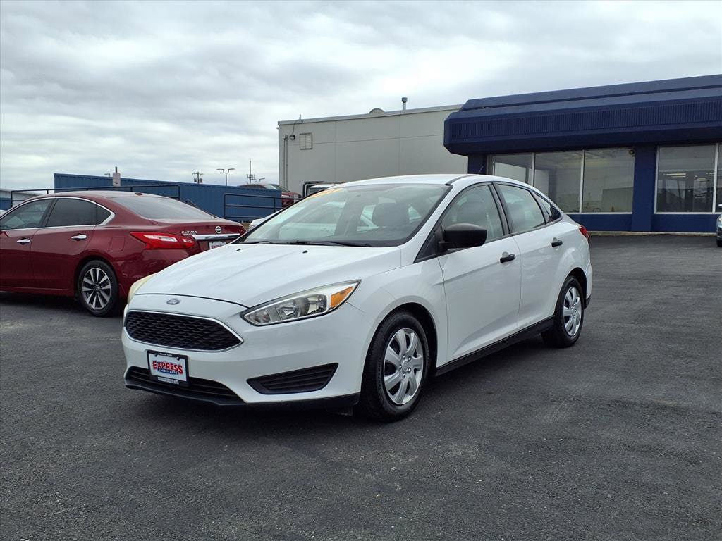 2017 Ford Focus S's photo