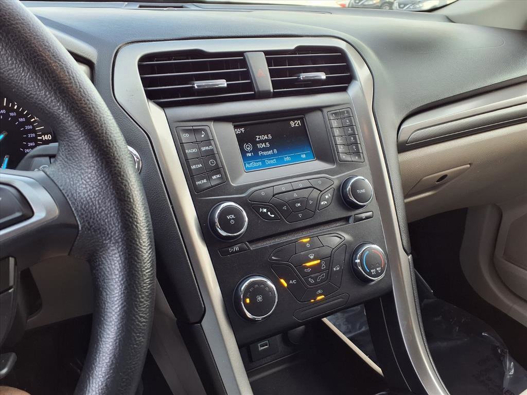 Used 2017 Ford Fusion SE Sedan