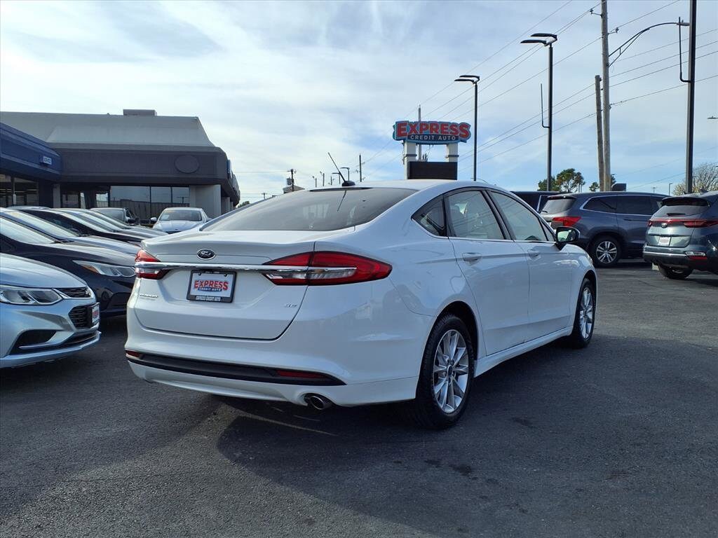 Used 2017 Ford Fusion SE Sedan