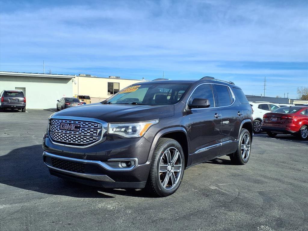 2019 GMC Acadia Denali's photo