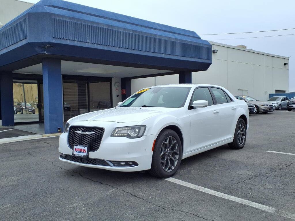 2018 Chrysler 300 S