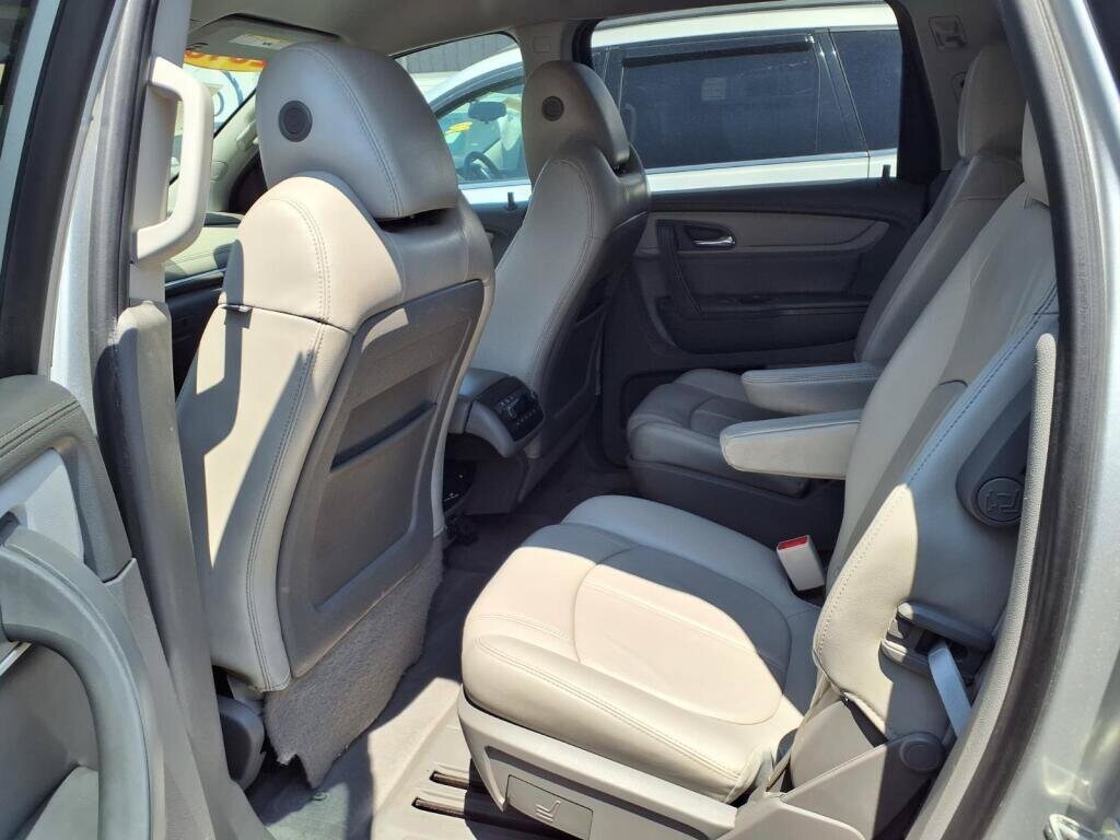 2016 Chevrolet Traverse 2LT - Photo 7